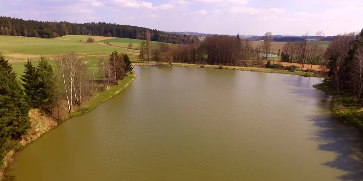Až třídenní povolenka na rybaření na soukromém rybníku na Vysočině