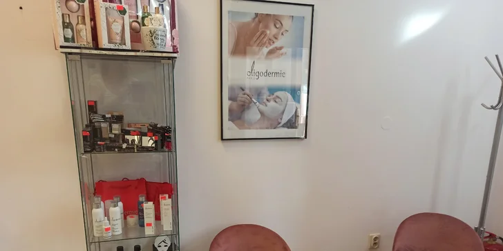 Krásné nehty na prvním místě: pedikúra včetně lakování či peelingu
