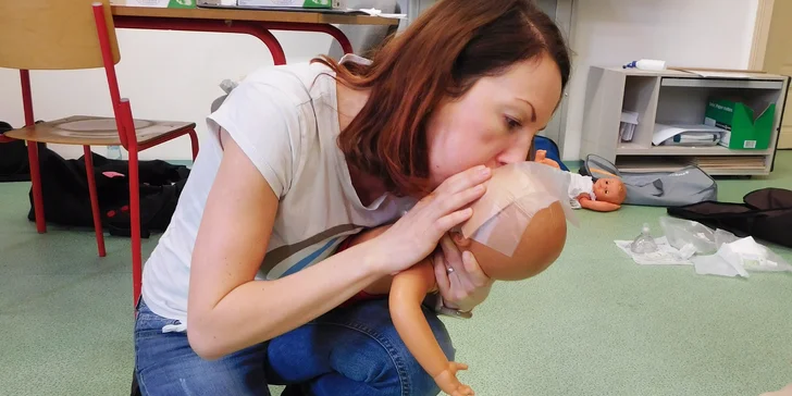 Online kurz první pomoci u dětí: 3,5 hod. výuky vč. modelových situací