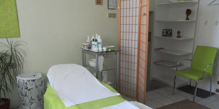 Kosmetická péče s relaxační aromapeutickou masáží