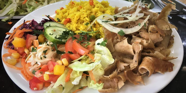 Kebab burger nebo kebab talíř i s přílohou podle výběru pro 1 i 2 osoby