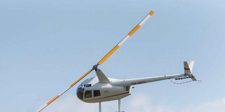 Zážitkový let vrtulníkem pro 1–3 osoby: trasa na míru a zkouška pilotování
