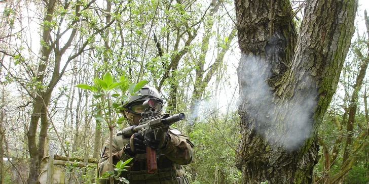 Paintball pro jednoho střelce i armádu až 30 vojáků: 100–2000 kuliček, zapůjčení zbraně a výstroje