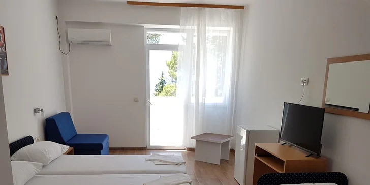 Letní dovolená na Makarské riviéře: hotel u pláže a s polopenzí, dítě do 11,9 let zdarma