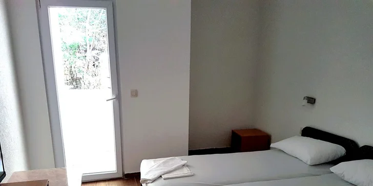 Letní dovolená na Makarské riviéře: hotel u pláže a s polopenzí, dítě do 11,9 let zdarma