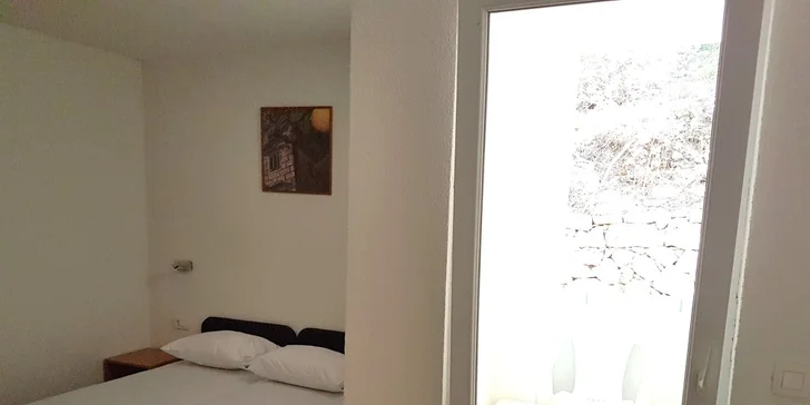 Letní dovolená na Makarské riviéře: hotel u pláže a s polopenzí, dítě do 11,9 let zdarma