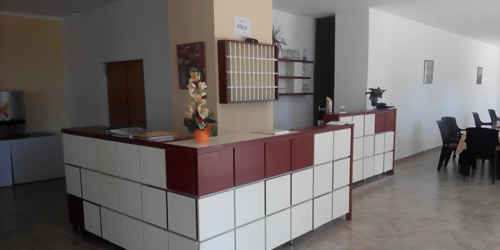 Letní dovolená na Makarské riviéře: hotel u pláže a s polopenzí, dítě do 11,9 let zdarma