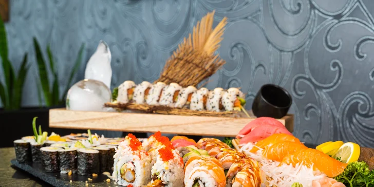 Pestré sushi sety u Stodolní: 24–70 rolek s rybami i zeleninou