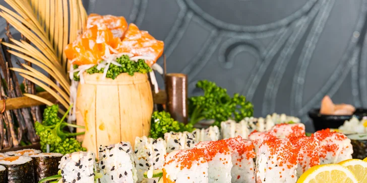 Pestré sushi sety u Stodolní: 24–70 rolek s rybami i zeleninou