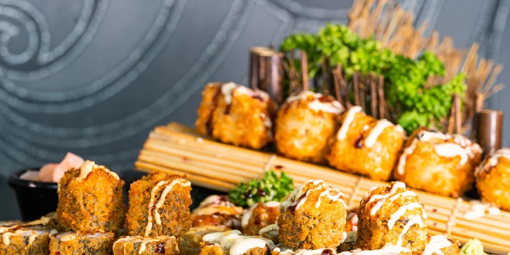 Pestré sushi sety u Stodolní: 24–70 rolek s rybami i zeleninou