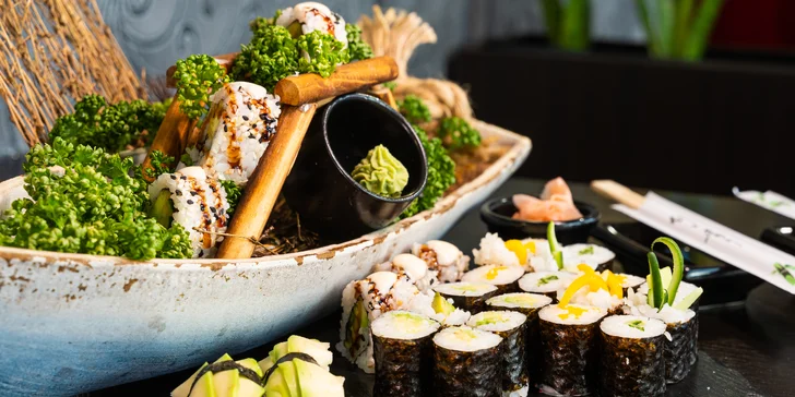 Pestré sushi sety u Stodolní: 24–70 rolek s rybami i zeleninou