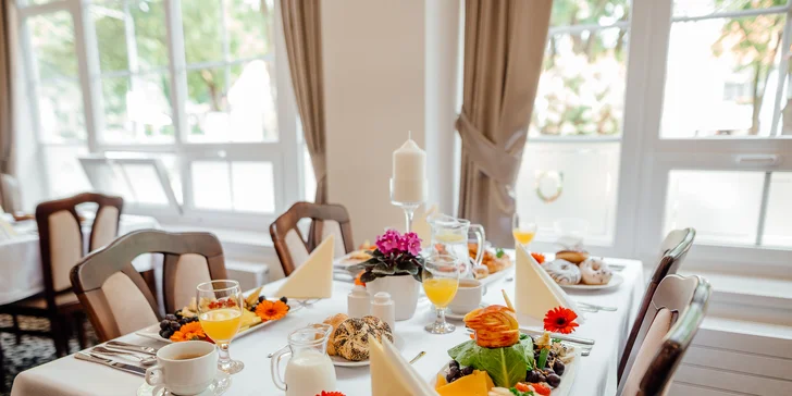 Pohádkový pobyt u zámku Bojnice se snídaněmi či polopenzí a wellness