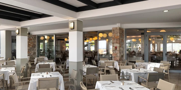 Rhodos all inclusive vč. letenky: 4* resort v letovisku Kalithea s bazény, 150 m od pláže