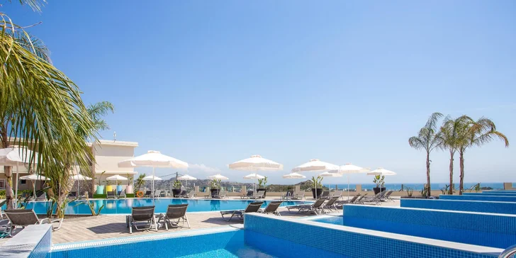 Letecky na Rhodos: 3* resort na klidném místě s aquaparkem a all inclusive
