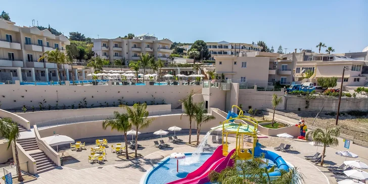 Letecky na Rhodos: 3* resort na klidném místě s aquaparkem a all inclusive