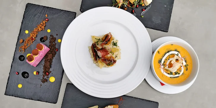 5chodové menu pro 2 gurmány: carpaccio, hovězí brisket nebo grilovaná chobotnice i parfait