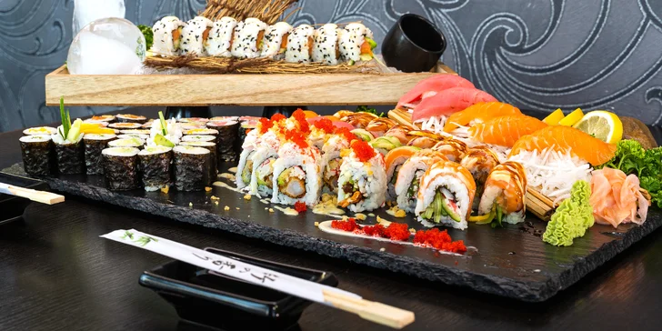 Pestré sushi sety u Stodolní: 24–70 rolek s rybami i zeleninou