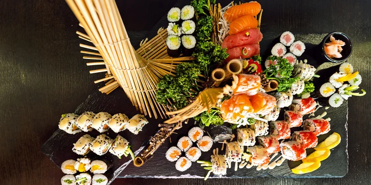 Pestré sushi sety u Stodolní: 24–70 rolek s rybami i zeleninou