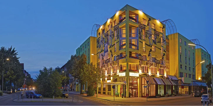 V páru či s rodinou za krásami Berlína: 3* Hotel Amber Econtel se snídaní a 200 m od stanice metra
