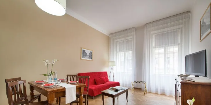 Luxusní pobyt v apartmánu v centru Prahy: bohatá snídaně i čokoládové překvapení na pokoji