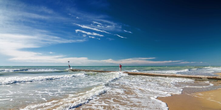 Celodenní relax u moře. Pláže Lido di Jesolo s modrou vlajkou