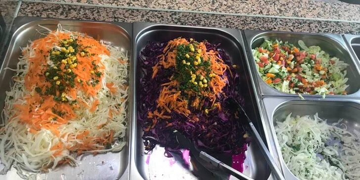 Kebab v Táboře a Sezimově Ústí: döner, box s hranolky i malý talíř