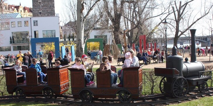 Skvělá zábava pro nejmenší: 16 jízd v dětském vláčku na Žofíně včetně svačiny