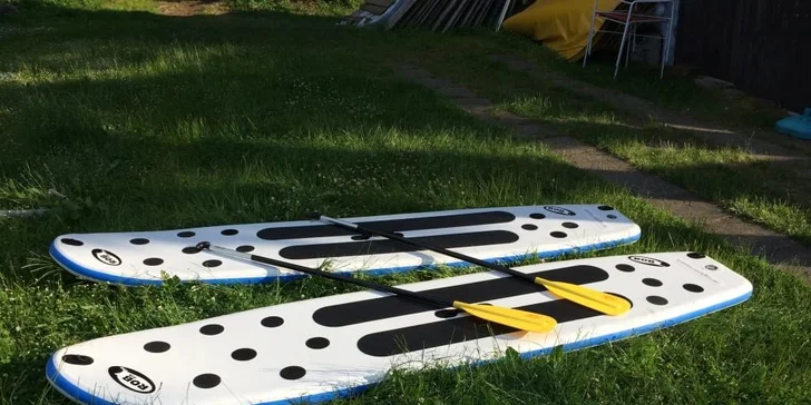 Paddleboardy na Lipně: půjčení na 30 minut, 1–5 hodin nebo třeba celý den
