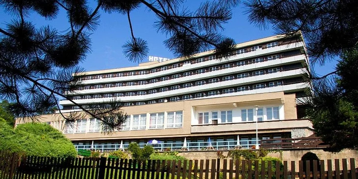 Božský relax v Rožnovských pivních lázních: mořská či pivní péče a ubytování s jídlem