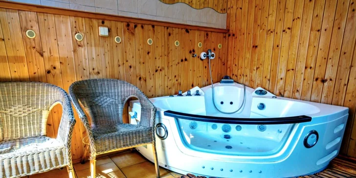 Dovolená pod Žďárskými vrchy se snídaní, 2 hodinami privátního wellness a bohatým vyžitím