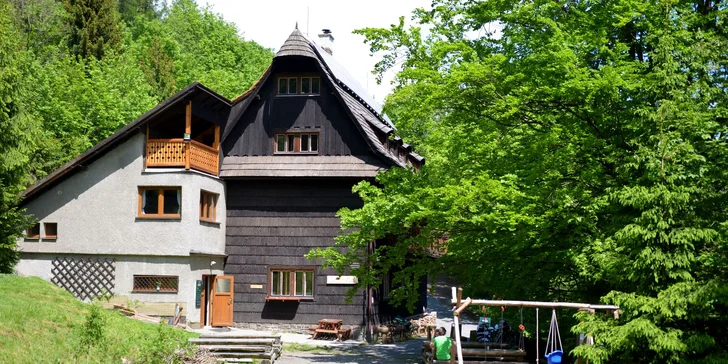 Pobyt v indiánském teepee v Beskydech: možnost grilování, příroda a výlety