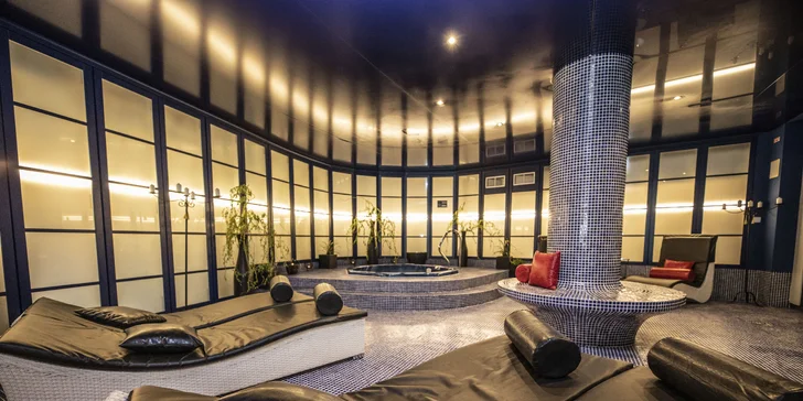 4* dámská jízda v centru České Lípy: plná penze a wellness procedury