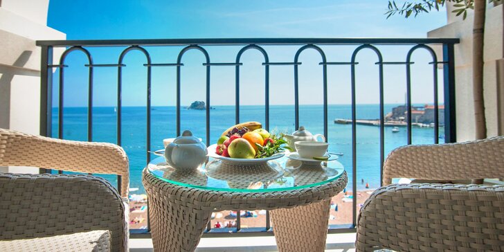 Dovolená v Černé Hoře: elegantní 4* hotel přímo na pláži se snídaní