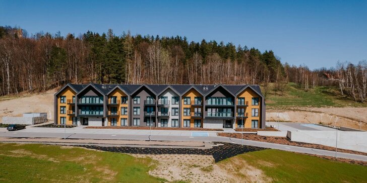 Pobyt v polských Krkonoších: zbrusu nové apartmány u jezera Sosnówka a polopenze