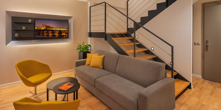 Dovolená v samém srdci Prahy: nový designový hotel, pokoje i apartmány s terasou, snídaně, welcome drink