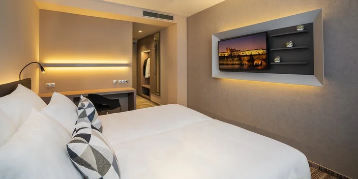 Dovolená v samém srdci Prahy: nový designový hotel, pokoje i apartmány s terasou, snídaně, welcome drink