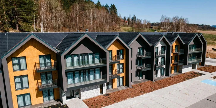Pobyt v polských Krkonoších: nové apartmány u jezera Sosnówka, snídaně či polopenze a wellness