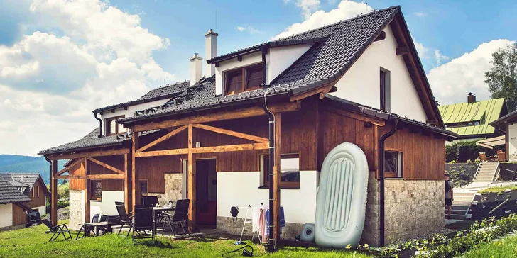 Moderní vila či bungalov na Lipně: terasa, zahrada i krb až pro 5 osob