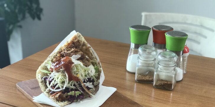 Kebab v Táboře a Sezimově Ústí: döner, dürüm, box s hranolky i malý talíř