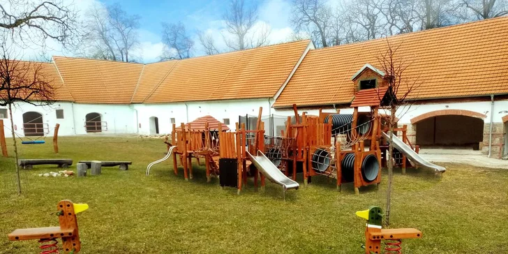 Residence Tvrz Skočice: pobyt v apartmánech s historickým kouzlem