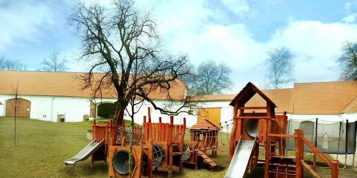 Residence Tvrz Skočice: pobyt v apartmánech s historickým kouzlem