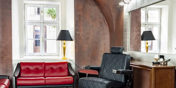 Balíček pro gentlemana v Jeddi barber shop: střih, holení, úprava obočí, masáž hlavy i sklenka whiskey