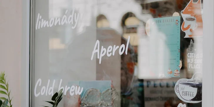 Káva, limonáda nebo třeba milk shake v rodinné kavárničce na Andělu