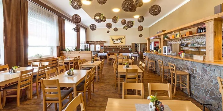 Zima nebo jaro na Lipně: pobyt v hotelu se snídaní či polopenzí