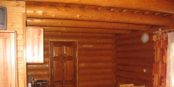 Ubytování ve srubu pro 2 osoby přímo v termálech Podhájská na 3 nebo 7 nocí