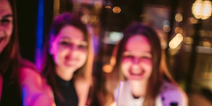 Hotel, kde to žije: designové pokoje, velká terasa, zábava a snídaně nebo polopenze