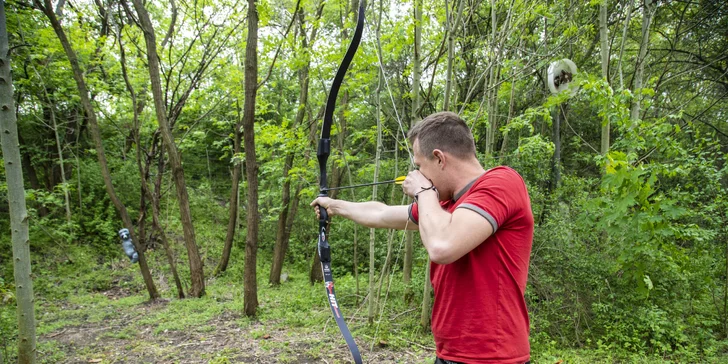 Jedna hra 3D lukostřelby v Pirátí zátoce pro děti, studenty i dospělé