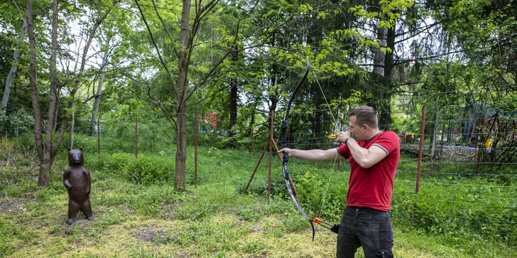 Jedna hra 3D lukostřelby v Pirátí zátoce pro děti, studenty i dospělé