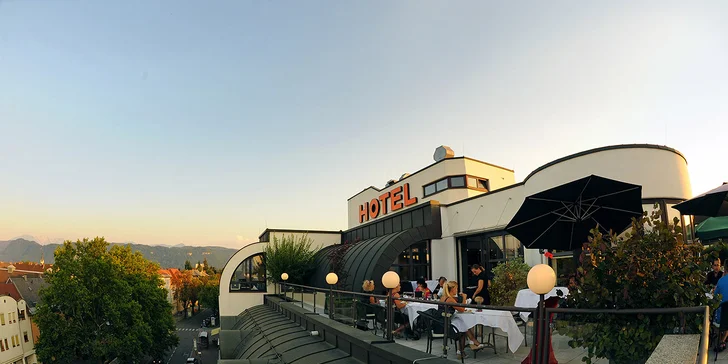 4* dovolená v Rakousku: hotel 1 km od jezera Wörthersee, bufetové snídaně