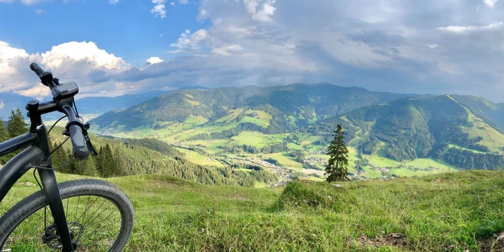 Poznejte Karpacz a krásu polských Krkonoš: pobyt s polopenzí či snídaní a wellness